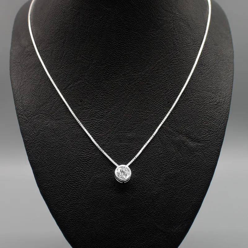925 Silver necklace with a solitaire cubic zirconia pendant